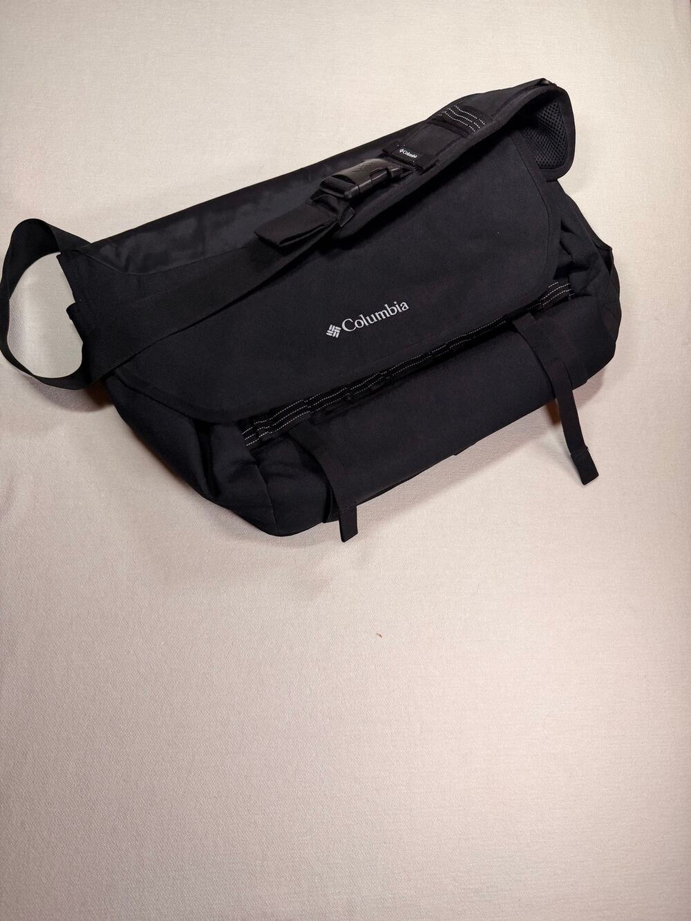 Columbia Messenger Bag Black Laptop Crossbody Techwear Utility Y2K Shoulder Bag